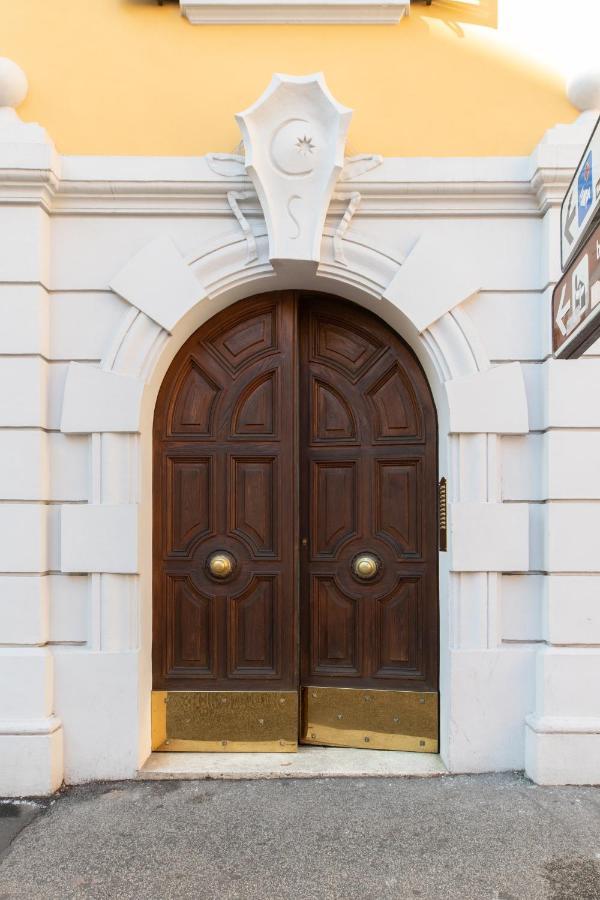 Twin Flowers Apartment In San Giovanni โรม ภายนอก รูปภาพ